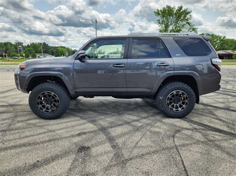 View build 3 Inch Lifted 2018 Toyota 4Runner 4WD | Rough Country