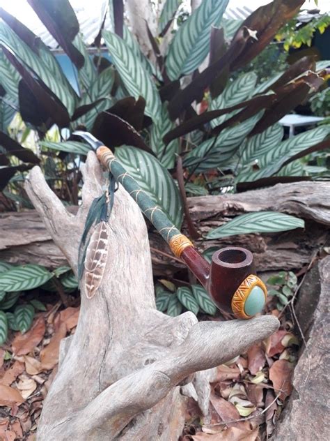 Cachimbo Longo Feito Em Madeira E Bambu Fornilho Na Cor Carmim Fixado