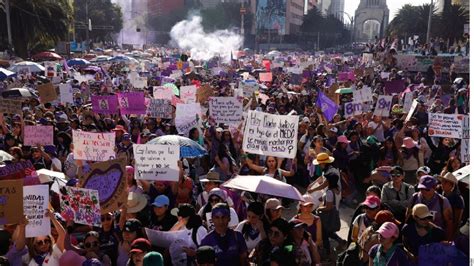 M Desbordan Miles De Mujeres Las Calles Y Plantan Bandera En El Z Calo