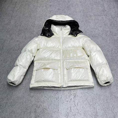 Yupoo Moncler Abbaye Short Down Jacket Black White