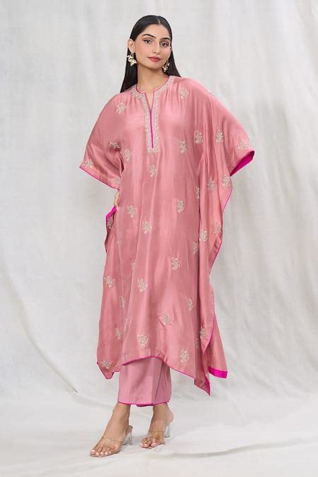 Buy Pink Dupion Silk Embroidered Floral Notched Butti Kaftan With Pant