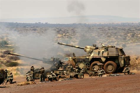 G6 Self Propelled Howitzer Photos Page 1