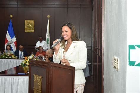 Alcaldía de Puerto Plata declara Visitante Distinguida a comisionada