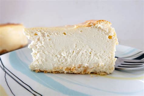 cheesecake side slice_1 – Flaky Bakers