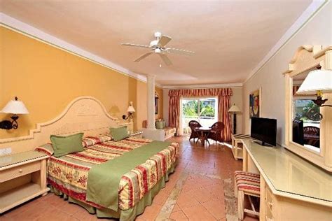 El Portillo resort rooms - Bahia Principe Hotels & Resorts