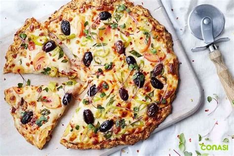 Pizza de coliflor masa hecha con coliflor picada te sorprenderá