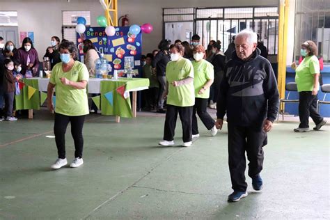 CESFAM Sur celebró Mes de la Actividad Física con feria en Colegio