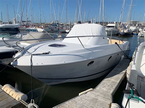 bateau hors bord occasion BENETEAU FLYER 850 SUNDECK en vente à partir