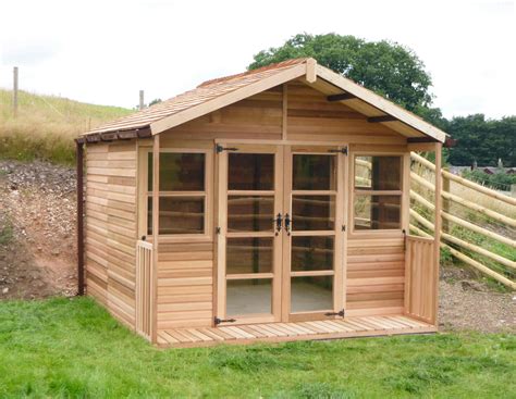 Traditional Summer House Woodpecker Joinery