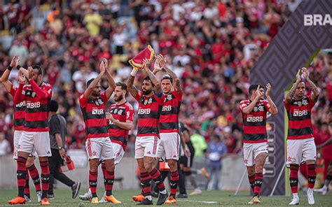 Elenco do Flamengo recebe folga neste domingo após empate Cruzeiro