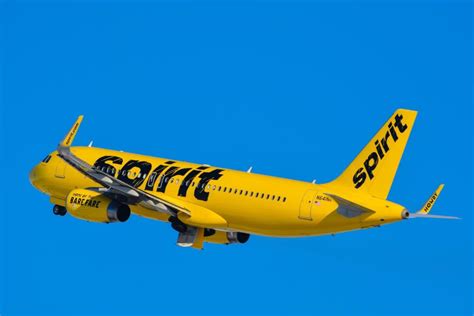 Spirit Airlines: The Complete Guide to Flying and Avoiding Fees