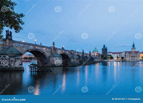 Vue De Nuit De Charles Bridge Et De Vltava Image Stock Image Du Nuit