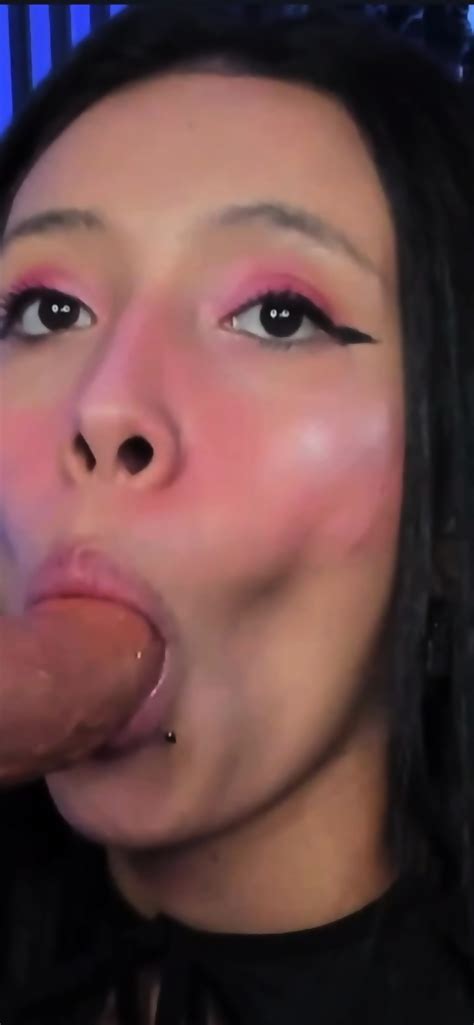 Alicee Moon Webcam Dildo Blowjob