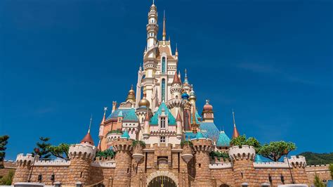 Castle of Magical Dreams | Hong Kong Disneyland Resort