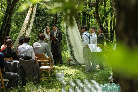 Comment organiser sa réception de mariage en pleine forêt