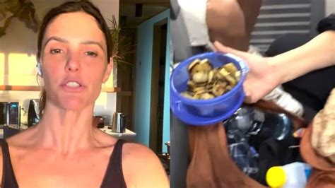 Fernanda Lima explica motivo de dar batata doce para os filhos em avião