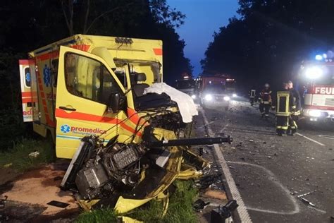 Tragödie Zwei Tote bei Unfall mit RTW Feuerwehr Magazin