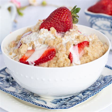 How To Make Perfect Strawberries And Cream Oatmeal Art And The Kitchen