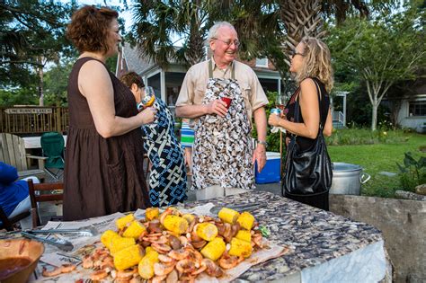 Summer Seafood Boils Take On Local Flavor - The New York Times