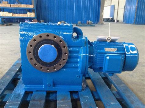 Sa Series Right Angle Worm Helical Gearmotor High Efficiency