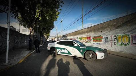 Encuentran A Hombre Colgado De Puente Peatonal Cerca Del Metro