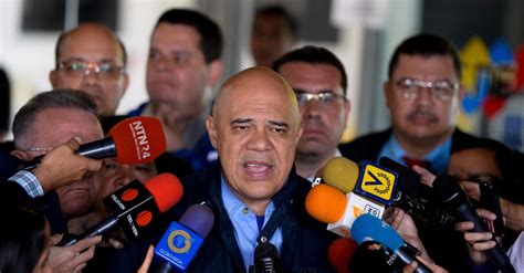 Oposición Venezolana Dice Que Poder Electoral Validó Firmas Para Referendo Revocatorio