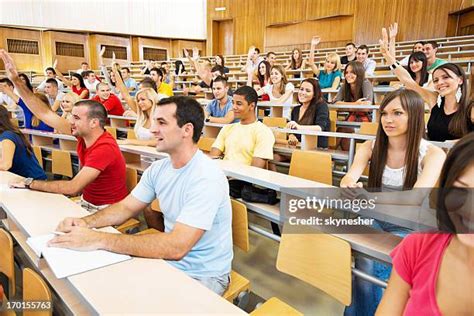 206 Crowded College Lecture Hall Stock Photos High Res Pictures And