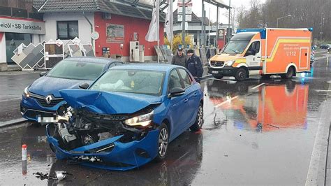 Unfall Zwei Verletzte Bei Unfall In Neunkirchen Seelscheid