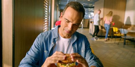 Tadeu Schmidt Participa Da Nova Campanha Do Mcdonalds Mercadizar