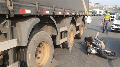 Jovem Morre Ap S Bater Em Outra Moto E Ser Atropelada Por Caminh O Na