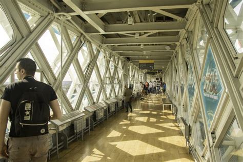 Tower Bridge Walkway editorial stock photo. Image of europe - 157200393