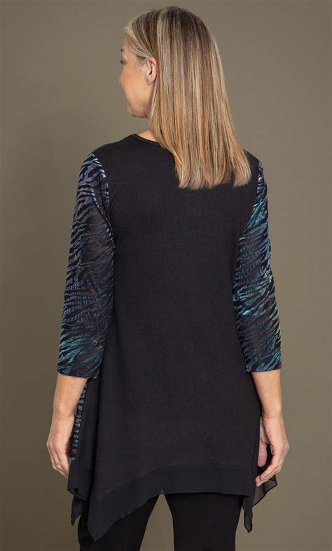 Anna Rose Dip Hem Tunic Top With Necklace In Black Klass