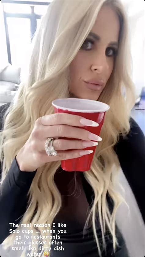 Kim Zolciak Wearing Her Wedding Ring Again Despite Nasty Kroy Biermann