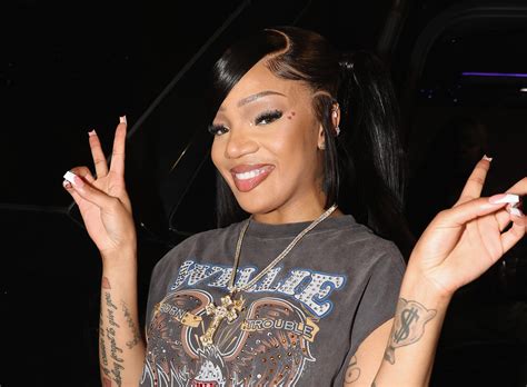 Snatched & Serving! GloRilla Has The Internet In A Chokehold With Her