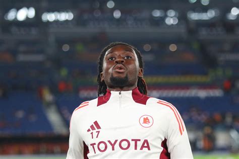 Psg Join Inter Milan In Race For Roma Star Manu Kone