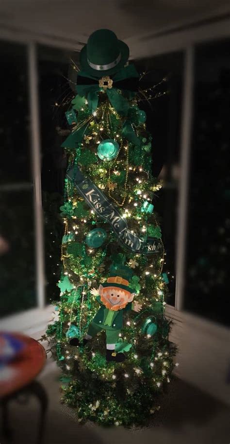 25 Simply Charming St Patricks Day Tree Ideas Holidappy