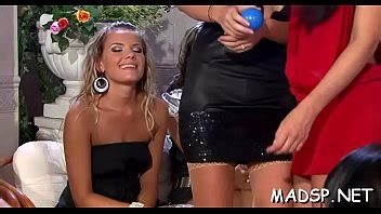 La fiesta sexual en toda regla comienza en medio de una prisión XVIDEOS