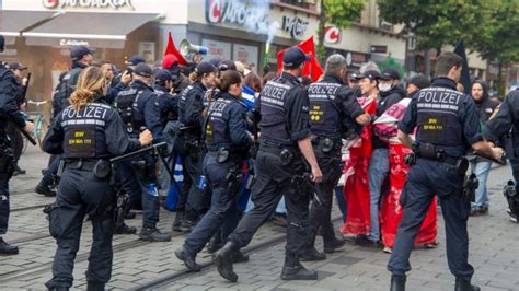 Mannheim Hitzige Szenen Bei Mahnwache Nach Messerangriff NOZ