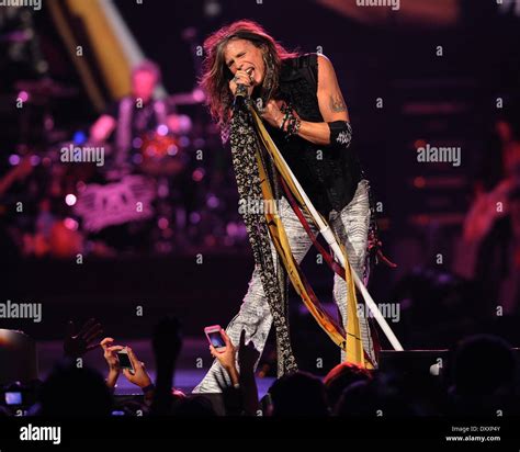 Steven Tyler Of Aerosmith Performing In Concert Tampa Florida 301212