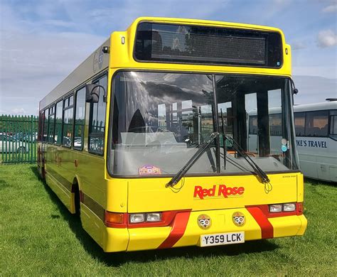 Semi Preserved Red Rose Travel Aylesbury Dennis Dart Sl Flickr