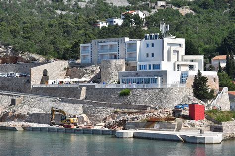 Otvoren Hotel Kul IN Ablana U Jablancu Po Ljeti Turisti Po Zimi