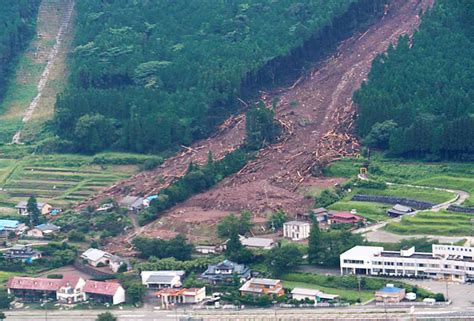 熊本地震：南阿蘇村で土砂崩れ新たに5カ所 毎日新聞