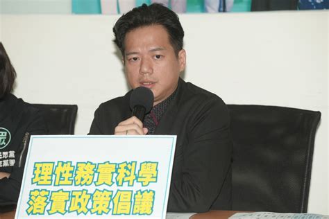 柯文哲稱「5立委加起來沒比黃國昌厲害」 賴香伶酸：國昌老師演技一流 上報 焦點