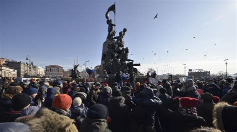 Russia police arrest Alexei Navalny amid protests | News | Al Jazeera