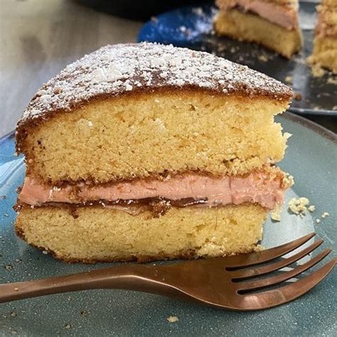 Recipe This Victoria Sponge Cake In Air Fryer