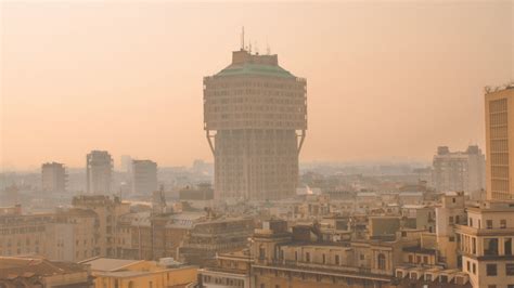 Milano Qualit Dell Aria Video Choc Dell Esa E Mappa Inchioda L Italia