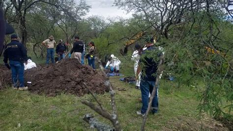 Hallan Restos de 16 personas en Fosas Clandestinas en Jacona Michoacán