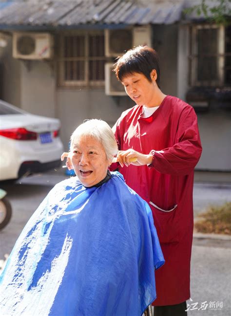 15年不涨价的3元理发摊：“想尽自己的努力帮助这些老年人”凤凰网江西凤凰网