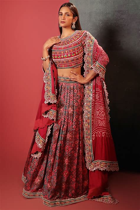 Red Silk Embroidered Patola Bridal Lehenga Set By Siddhartha Daga At