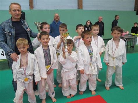 100 jeunes judokas sur les tatamis Lurcy Lévis 03320